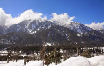 Heart-warming 14 Days 13 Nights Delhi, Mathura, Vrindavan, Agra, Jaipur, Srinagar, Gulmarg, Sonmarg with Pahalgam Tour Package