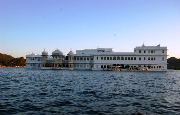 Experience 5 Days 4 Nights Ahmedabad, Udaipur and Mount Abu Vacation Package