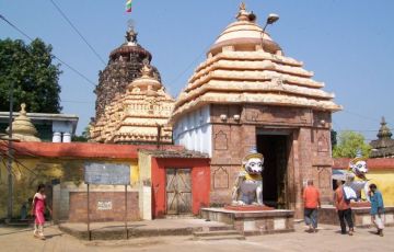 Family Getaway 4 Days 3 Nights Shakshi Gopal Trip Package