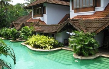 Heart-warming 9 Days 8 Nights Cochin, Kumarakom, Houseboat with Kovalam Vacation Package