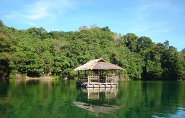 Heart-warming 9 Days 8 Nights Cochin, Munnar, Thekkady, Kumarakom, Houseboat and Kovalam Trip Package