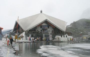 Ecstatic 7 Days 6 Nights Delhi, Hemkund Sahib, Govind Dham, Joshimath with Paonta Sahib Holiday Package