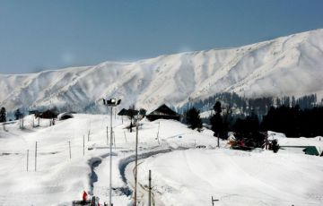 Memorable 4 Days 3 Nights Manali, Rohtang Pass, Nagger Castle and Manali Tour Package