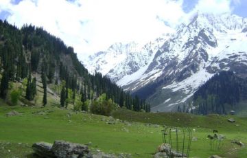 Family Getaway 6 Days 5 Nights Sonmarg Trip Package