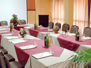 Heart-warming 4 Days 3 Nights Colombo and Kandy Tour Package