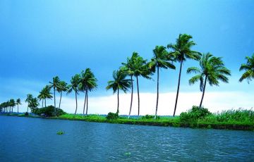 Memorable 5 Days 4 Nights Trivandrum, Kovalam, Kumarakom, Houseboat, Alleppey with Cochin Trip Package