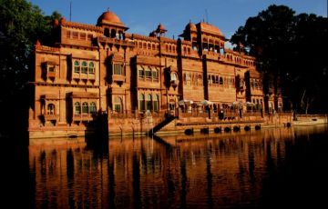 Heart-warming 14 Days 13 Nights Mumbai, Ahmedabad, Udaipur, Jodhpur, Jaisalmer, Jaipur, Agra with Delhi Trip Package