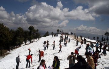 Magical 6 Days 5 Nights Manali, Rohtang Pass, Manikaran, Kullu, Kufri and Shimla Tour Package