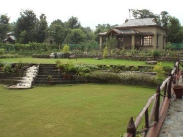 Pleasurable Dharmshala Tour Package for 2 Days 1 Night