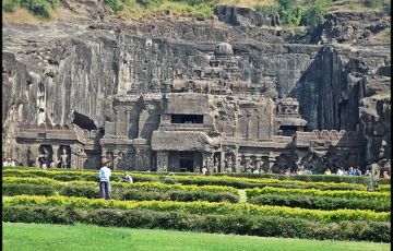 Amazing 6 Days 5 Nights Mumbai and Aurangabad Tour Package