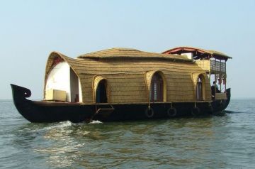 Ecstatic 4 Days 3 Nights Alleppey, Munnar and Cochin Vacation Package