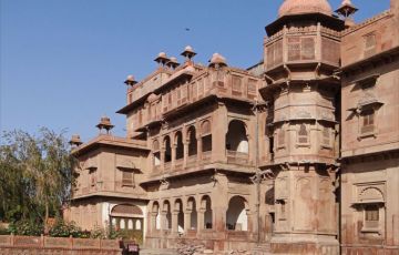 Family Getaway 14 Days 13 Nights Delhi, Varanasi, Khajuraho, Agra, Jaipur, Bikaner, Jaisalmer, Jodhpur with Udaipur Holiday Package
