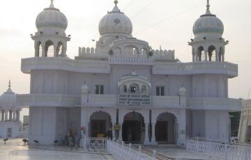 Family Getaway 5 Days 4 Nights Delhi, Amritsar, Damdama Sahib, Poanta Sahib and Anandpur Sahib Vacation Package