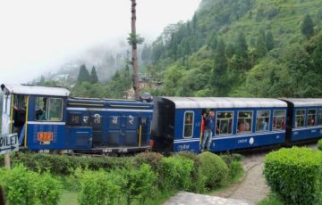 Experience 4 Days 3 Nights Darjeeling and Gangtok Holiday Package