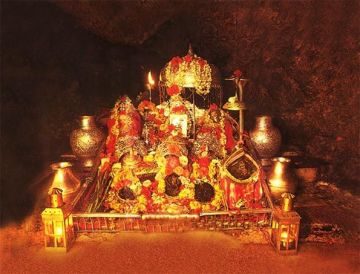 Experience 4 Days 3 Nights Delhi and Vaishno Devi Holiday Package