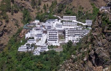 Experience 4 Days 3 Nights Delhi and Vaishno Devi Holiday Package