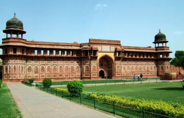 Family Getaway 6 Days Jaipur to Agra Trip Package