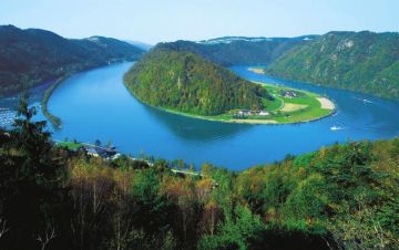 Ecstatic 7 Days 6 Nights Budapest Holiday Package