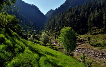 Beautiful 6 Days 5 Nights Srinagar, Gulmarg and Pahalgam Vacation Package