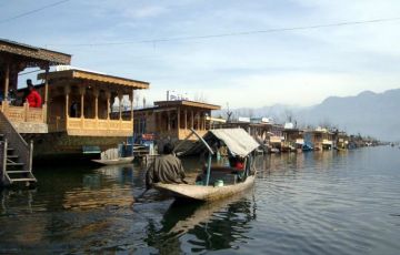 Amazing 4 Days 3 Nights Srinagar with Gulmarg Vacation Package