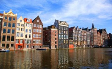 Pleasurable 17 Days 16 Nights Amsterdam Vacation Package