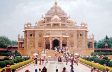 10 Days 9 Nights Ahmedabad, Palitana, Gondal, Dasada, Danta with Vadodara Holiday Package