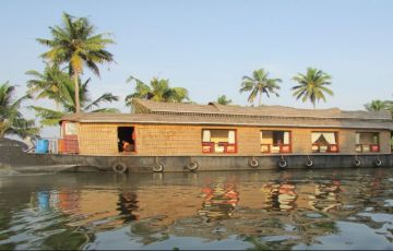 Family Getaway 7 Days 6 Nights Cochin, Munnar, Thekkady and Alleppey Tour Package