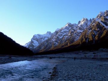 Ecstatic 9 Days 8 Nights Gangtok, Lachung, Pelling and Darjeeling Vacation Package