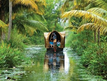 4 Days 3 Nights Munnar, Alleppey and Thekkedy Vacation Package