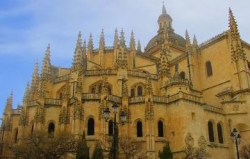 Ecstatic 11 Days 10 Nights Madrid, Seville, Valencia with Barcelona Tour Package