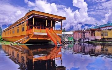 Heart-warming Srinagar Tour Package for 4 Days 3 Nights