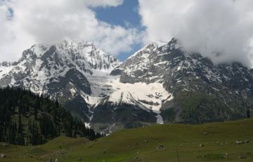 Best 9 Days 8 Nights Srinagar, Sonmarg, Pahalgam and Gulmarg Holiday Package