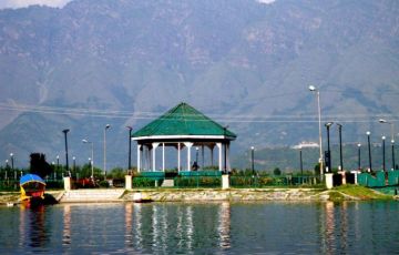 Amazing 5 Days 4 Nights Srinagar, Sonmarg with Gulmarg Holiday Package