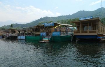 Family Getaway 7 Days 6 Nights Srinagar, Gulmarg and Pahalgam Vacation Package