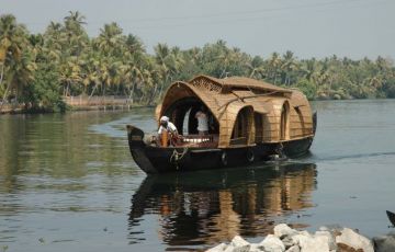 Heart-warming 9 Days 8 Nights Cochi, Munnar, Periyar, Alleppey, Kumarakom with Cochi Tour Package
