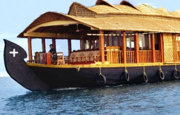 Best 6 Days 5 Nights Cochin, Munnar, Thekkady with Alleppey Holiday Package