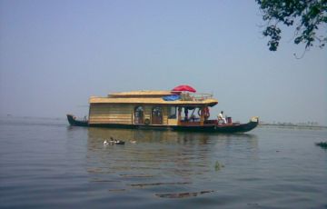 Family Getaway 7 Days 6 Nights Cochin, Munnar, Thekkady, Kumarakom with Alleppey Trip Package