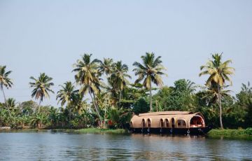 Pleasurable 8 Days 7 Nights Houseboat Tour Package