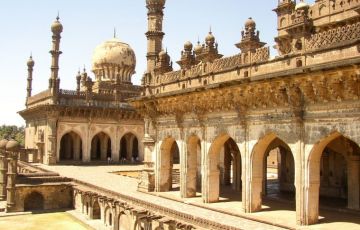 Amazing 11 Days 10 Nights Delhi, Jaipur, Agra, Gwalior, Khajuraho with Varanasi Vacation Package
