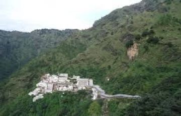 Pleasurable 3 Days 2 Nights Jammu, Katra with Patinitop Vacation Package