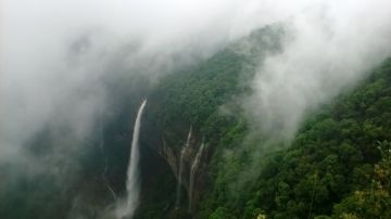 Pleasurable 6 Days Shillong Honeymoon Tour Package
