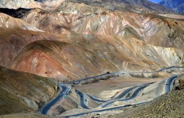 Ecstatic Pangong Hill Stations Tour Package for 5 Days 4 Nights