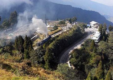 Ecstatic 4 Days BagdograNJP to Darjeeling Hill Stations Holiday Package