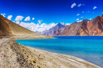 Pleasurable Leh Hill Stations Tour Package for 4 Days