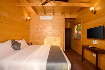 Pleasurable 3 Days Goa, India to South Goa Honeymoon Holiday Package