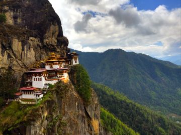 Experience 6 Days Delhi to Paro Tour Package