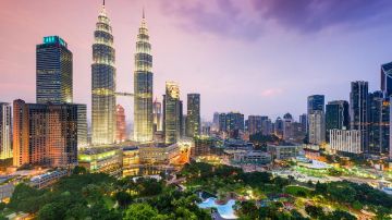 Best 4 Days 3 Nights Kuala Lumpur Honeymoon Tour Package