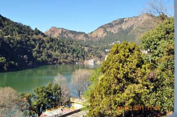 Pleasurable 6 Days Nainital, Kausani with Almora Romantic Tour Package