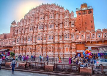 Family Getaway 3 Days Jaipur Historical Places Tour Package