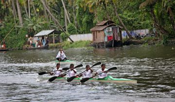 Family Getaway 4 Days Cochin with Munnar Holiday Package